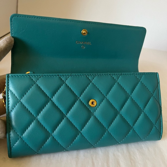 💎VERY RARE 💎 Chanel classic Flap. WOC - Picture 4 of 16